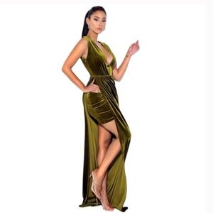 ✨ Miss Circle NYC Velvet Asymmetrical Gown – Green ✨ New With Tags - Size XS